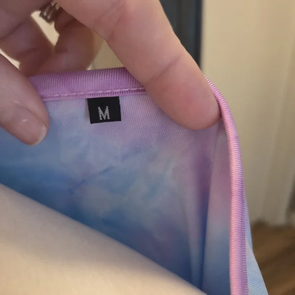 Pastel Tie-Dye "Mama" Short Sleeve Tee - Pink & Blue V-neck Leopard Graphic Tee - Picture 5 of 6